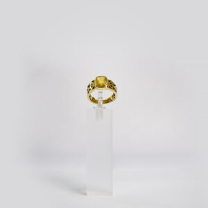 yellow sapphire ring for business growth